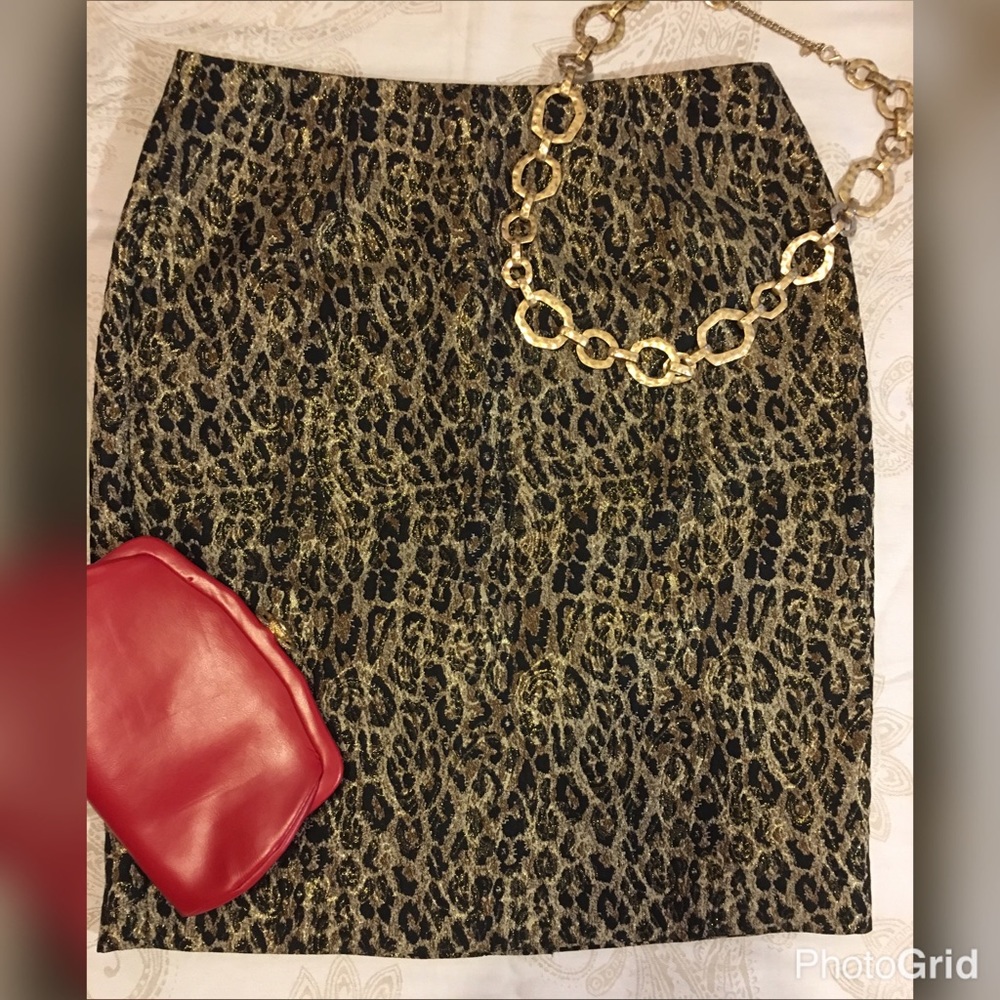 Sunny Leigh Leopard/Metallic Skirt Size 8 Modern Business Casual Versatile